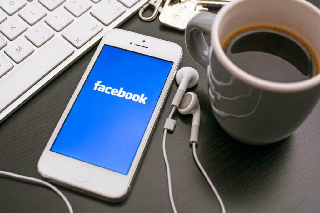 how to make money on Facebook